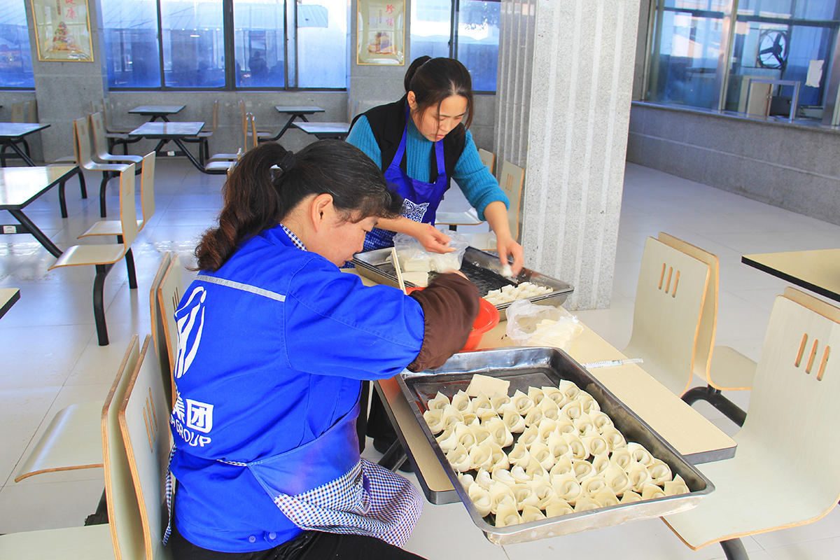 豪家集團丨“情暖冬至，溫暖豪家”冬至包餃子活動4